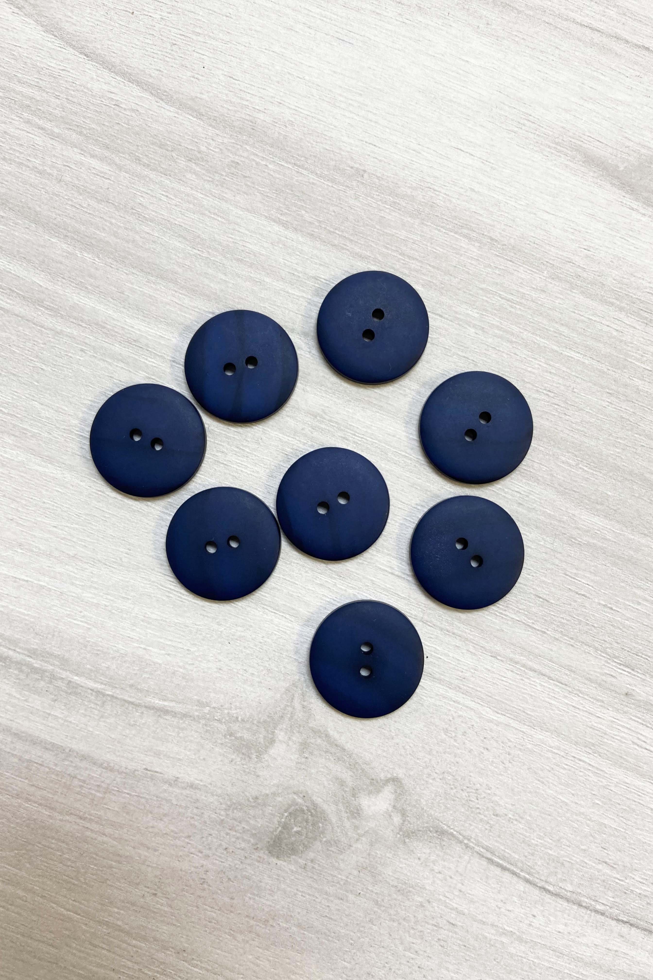 20mm Navy button