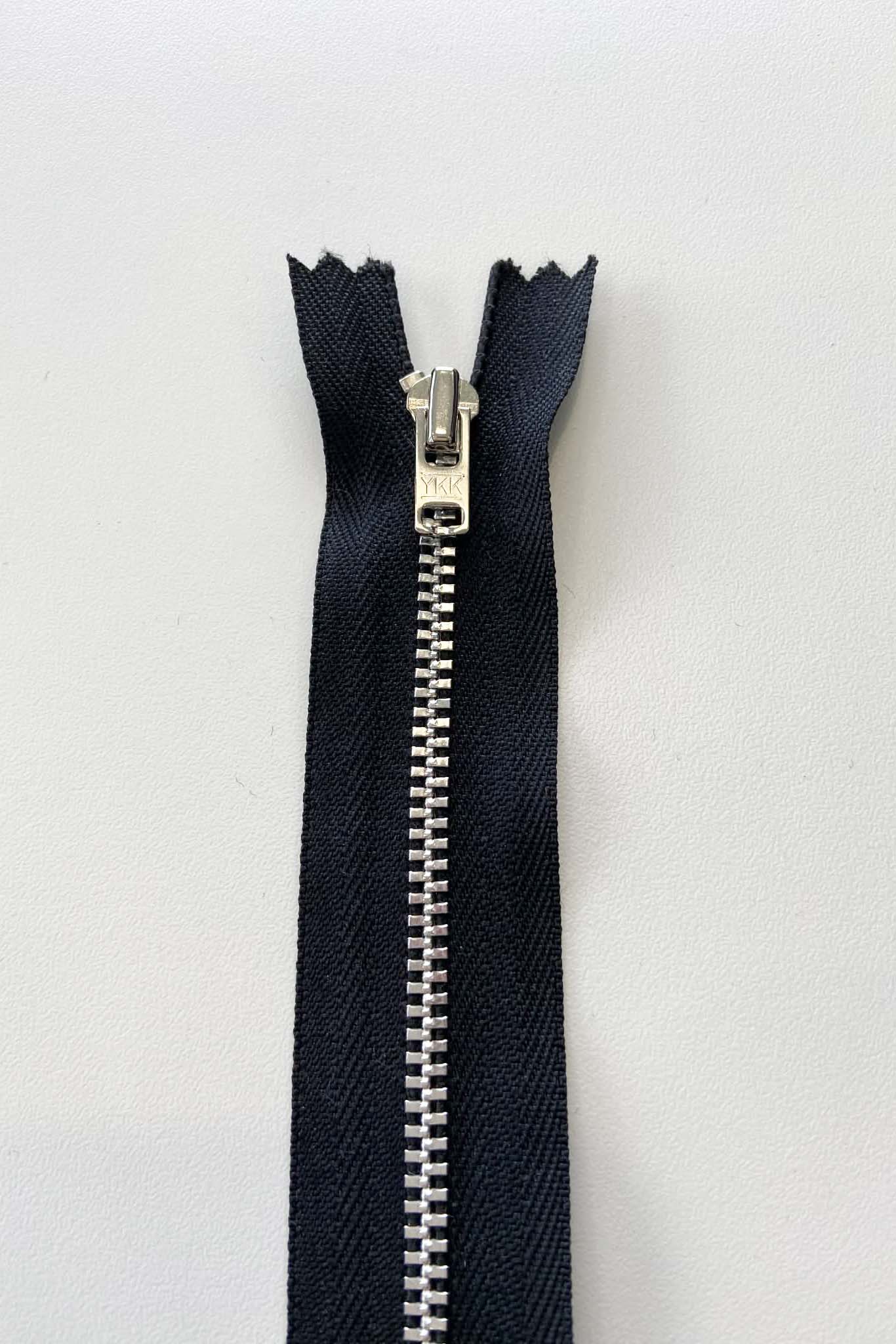 Metal zipper 14cm - black
